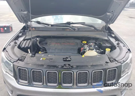 2020 Jeep Compass Trailhawk 4X4 z USA, uszkodzony, nr VIN 3C4NJDDB1LT208188